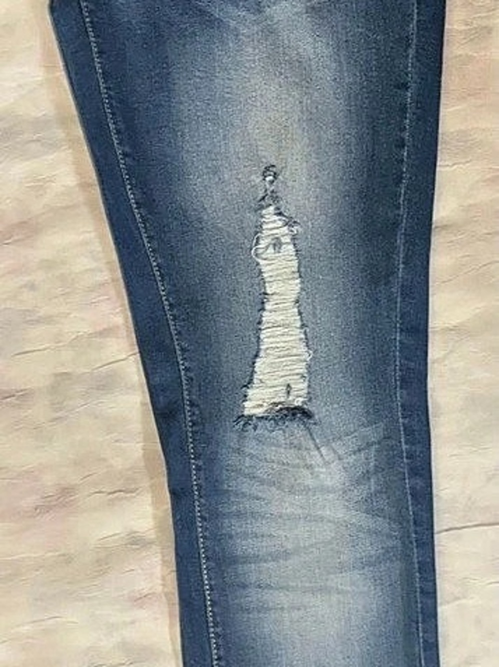 Blue Age Skinny Distressed Jeans in Blue Size 5